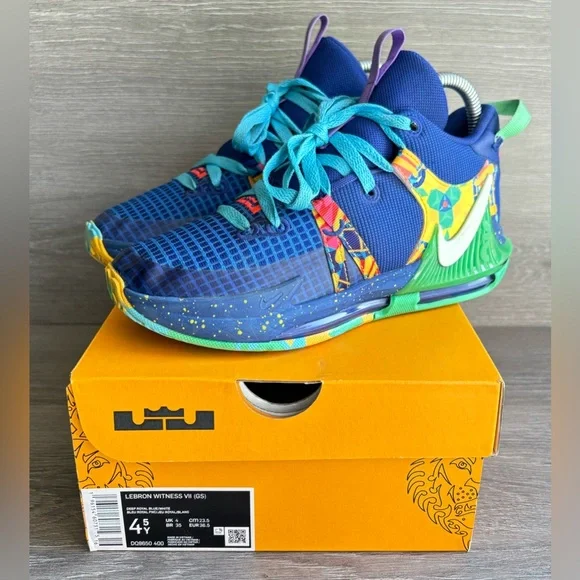 Nike LeBron Witness 7 Mid Kaleidoscope - DQ8650-400 Size 4.5Y - Picture 1 of 9
